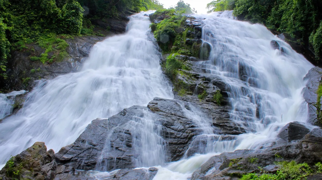 trip at Kerala waterfalls from Madurai