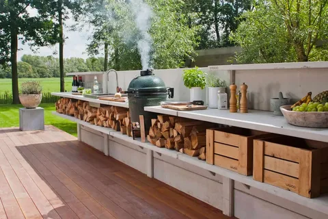 Why a BBQ Outdoor Kitchen is a Must-Have for Entertainers